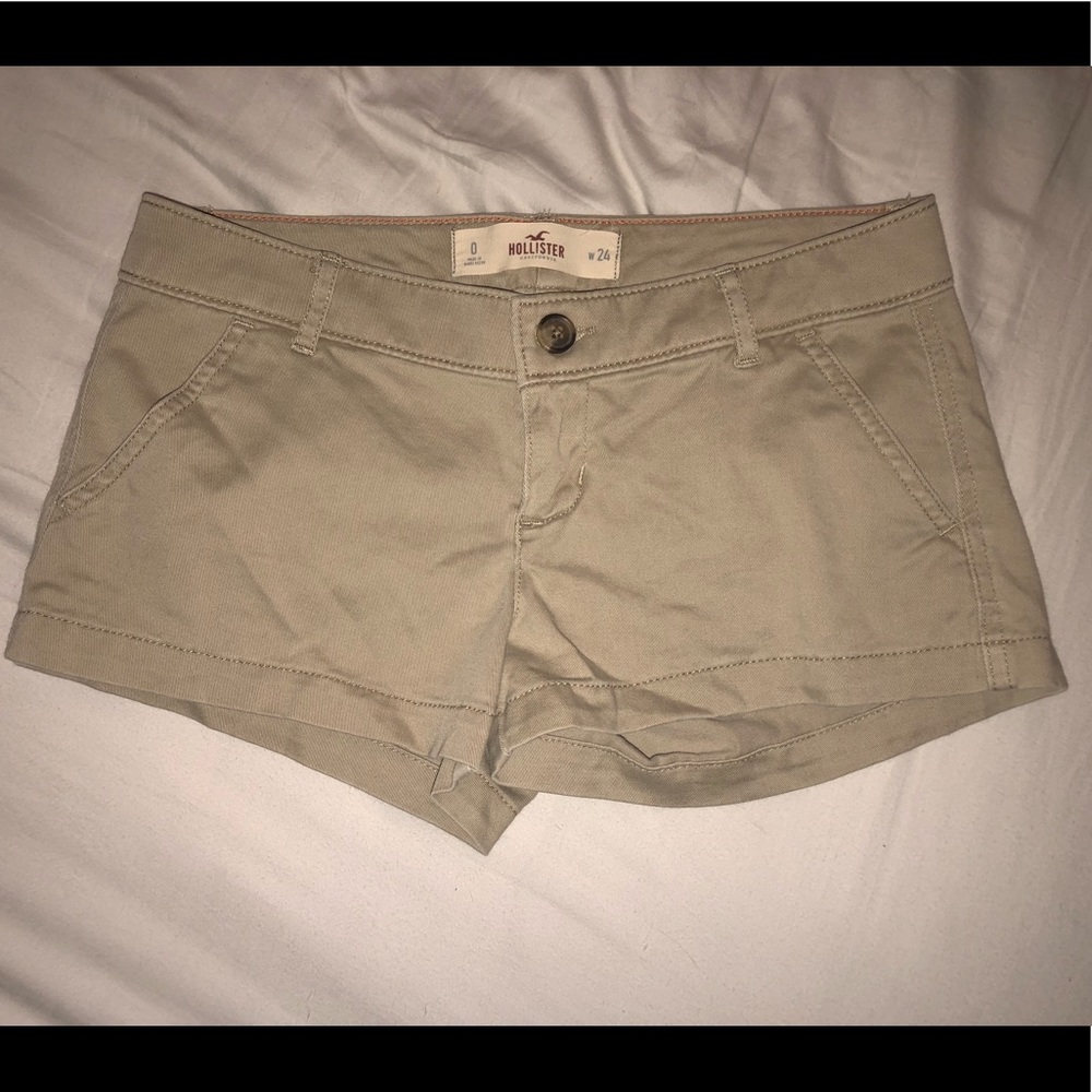 HOLLISTER KHAKI SHORTS SIZE 0
